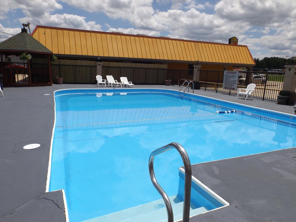 Motel Super 8 By Wyndham Monticello Ar Exterior foto